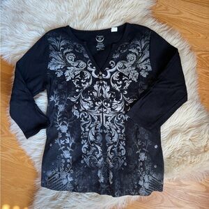 Zenergy by Chico’s Black and Gray Graphic Blouse